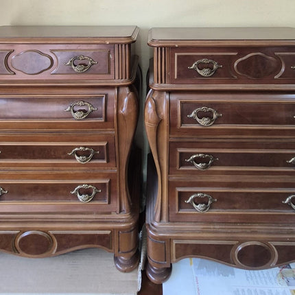 CÓMODA Y PAR DE MESITAS DE NOCHE