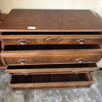 CÓMODA Y PAR DE MESITAS DE NOCHE