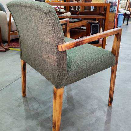 PAR DE SILLONES CON REPOSAPIÉS