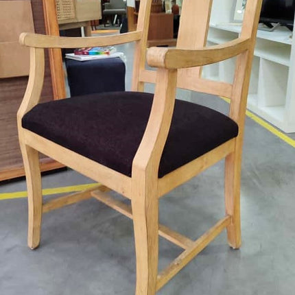 MESA EXTENSIBLE CON 6 SILLAS