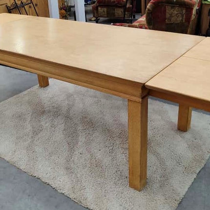 MESA EXTENSIBLE CON 6 SILLAS