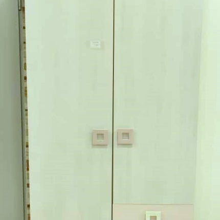 ARMARIO + MESITA DE NOCHE