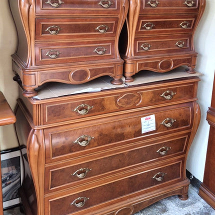 CÓMODA Y PAR DE MESITAS DE NOCHE