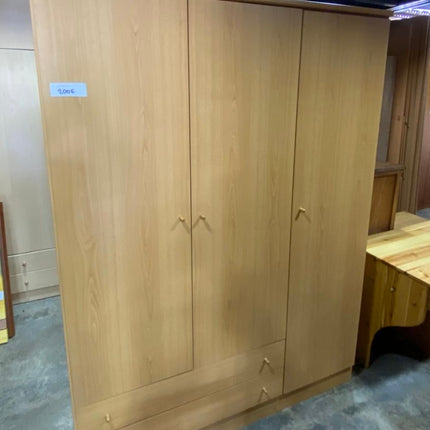 ARMARIO TRES PUERTAS