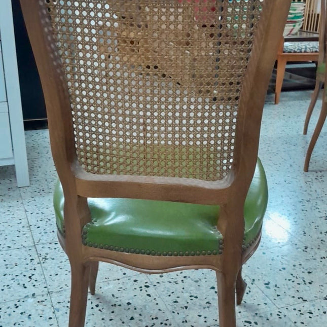 OCHO SILLAS DE COMEDOR