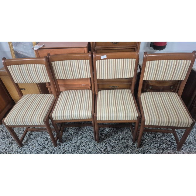 CONJUNTO DE 4 SILLAS DE MADERA