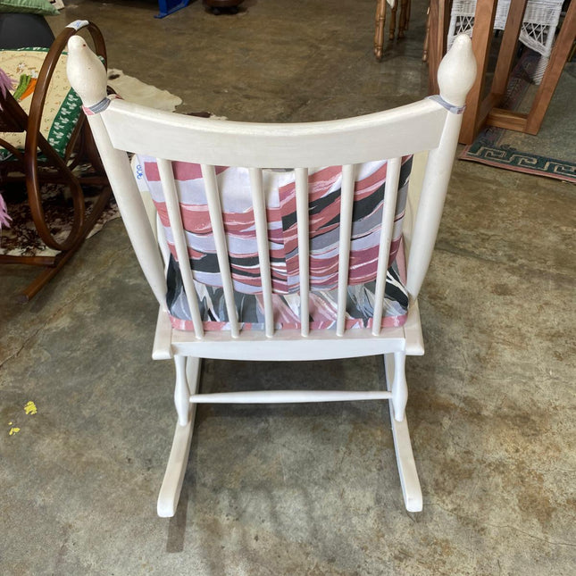 MECEDORA DE MADERA BLANCA