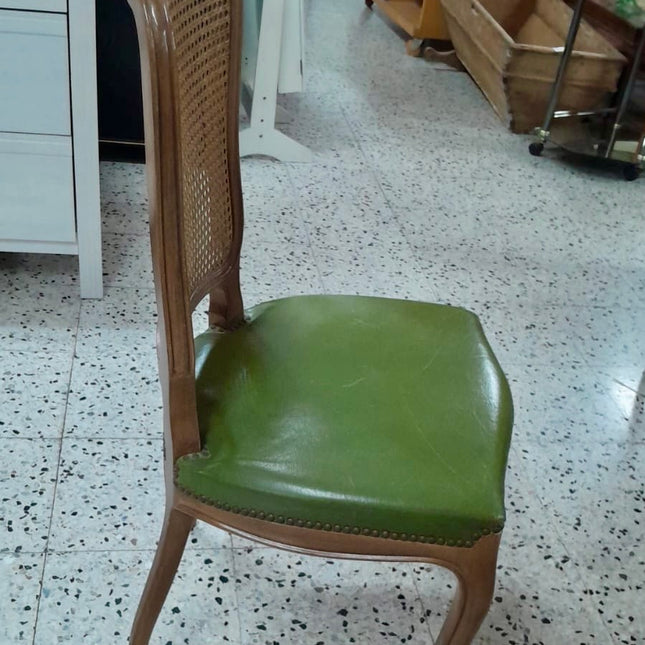 OCHO SILLAS DE COMEDOR