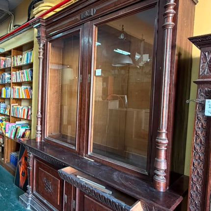 VITRINA ANTIGUA