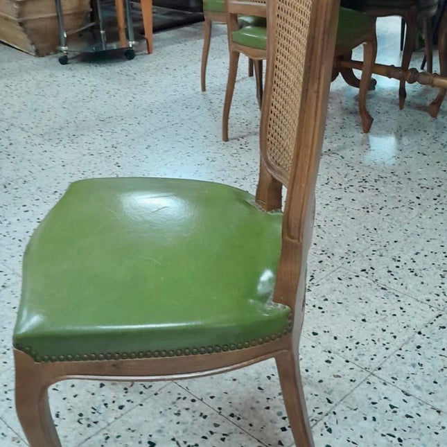 OCHO SILLAS DE COMEDOR