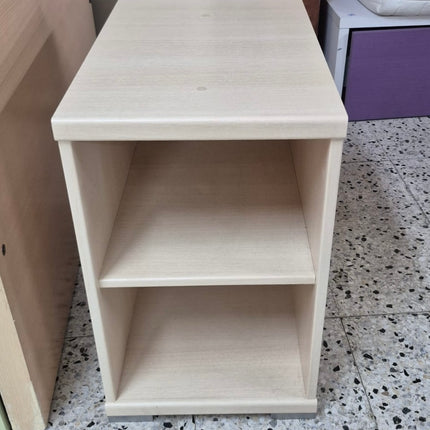 MESITA DE MADERA CLARA