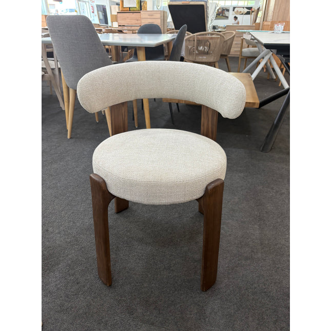 SILLA GRANITE DE CHENILLA BEIGE Y MADERA MARRÓN