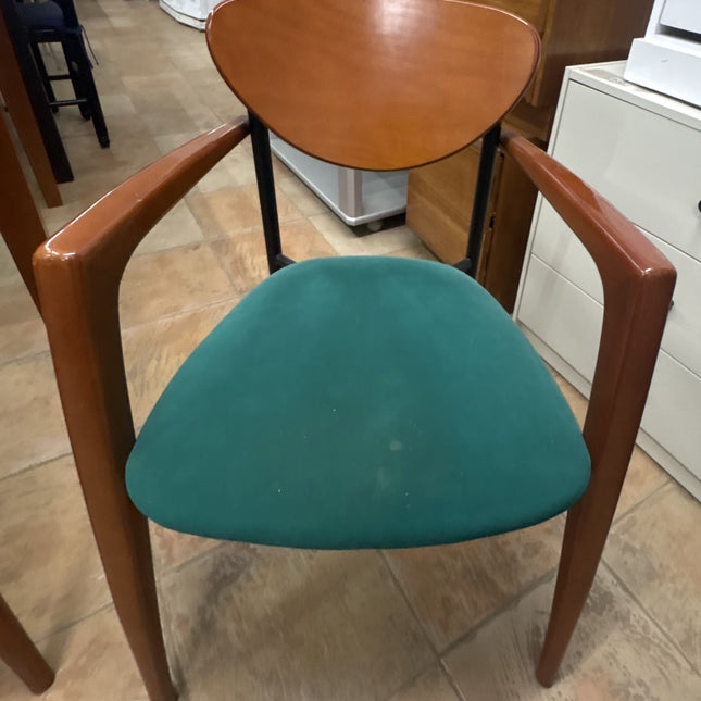 CUATRO SILLAS DE COMEDOR