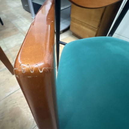 CUATRO SILLAS DE COMEDOR