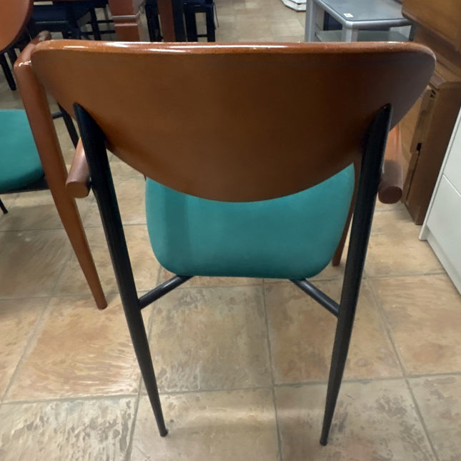 CUATRO SILLAS DE COMEDOR