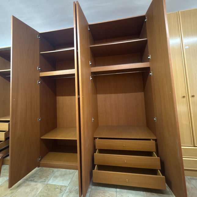 ARMARIO CUATRO PUERTAS
