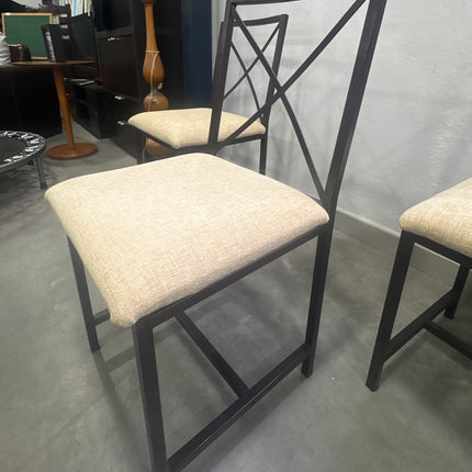 4 SILLAS METAL NEGRAS CON ASIENTO BEIGE