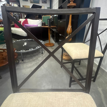 4 SILLAS METAL NEGRAS CON ASIENTO BEIGE