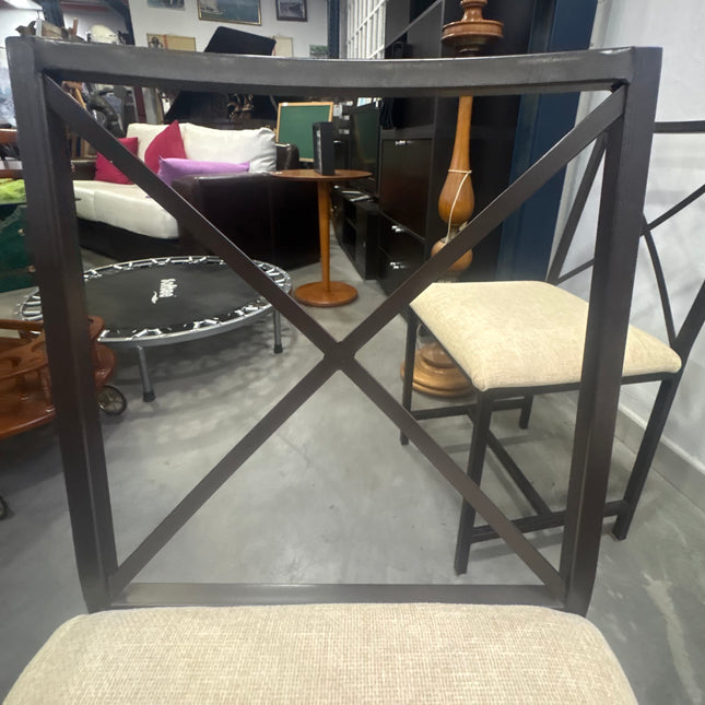 4 SILLAS METAL NEGRAS CON ASIENTO BEIGE