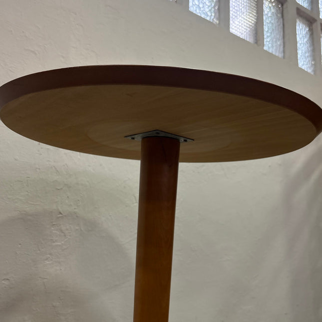MESA AUXILIAR CIRCULAR DE MADERA