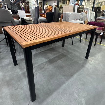 MESA DE COMEDOR DE MADERA Y METAL