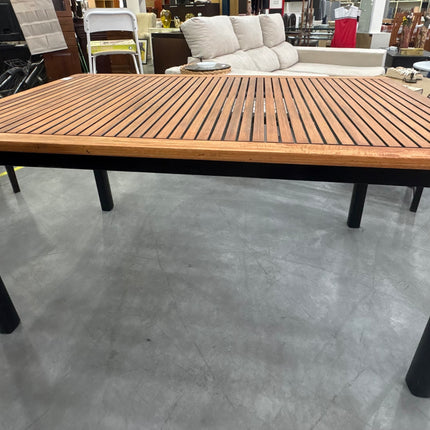 MESA DE COMEDOR DE MADERA Y METAL