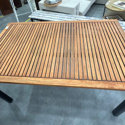 MESA DE COMEDOR DE MADERA Y METAL
