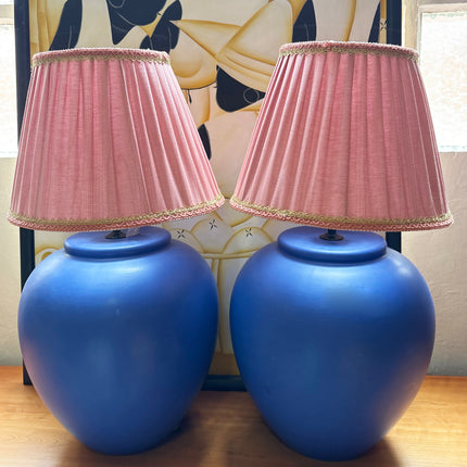 LÁMPARAS AZUL  CON PANTALLA ROSA