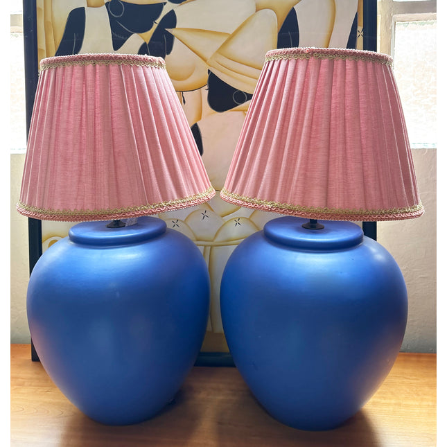 LÁMPARAS AZUL  CON PANTALLA ROSA