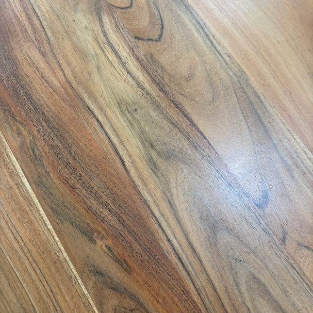 MESA CIRCULAR NAHLA MADERA MACIZA