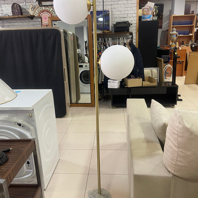 LÁMPARA DE PIE "LONELA"