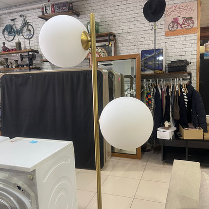 LÁMPARA DE PIE "LONELA"