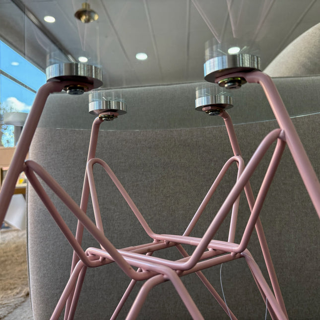 MESA REDONDA DE VIDRIO TEMPLADO Y PATAS ROSA