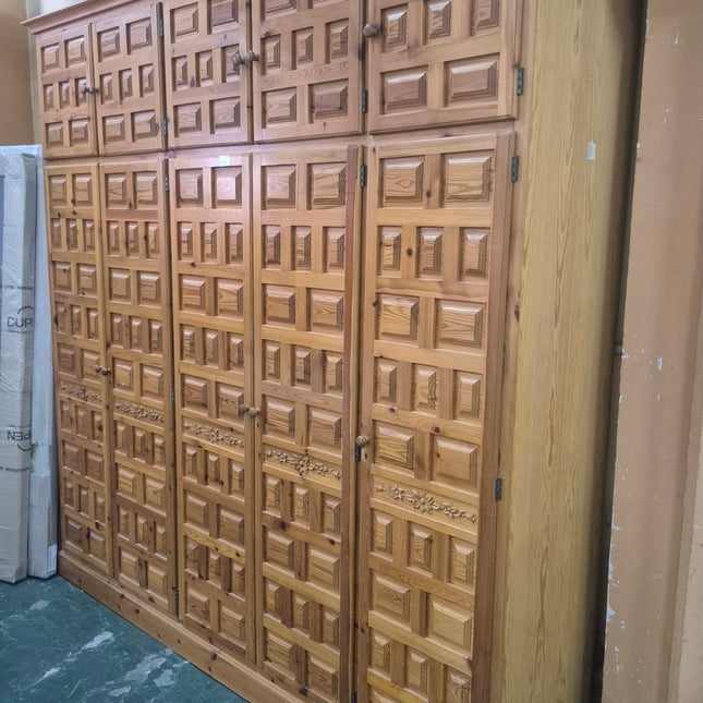 ARMARIO CINCO PUERTAS