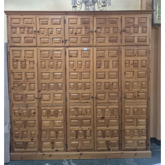 ARMARIO CINCO PUERTAS
