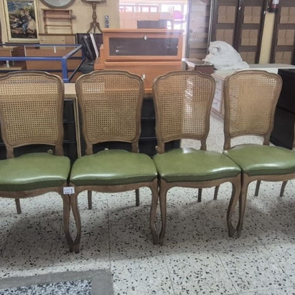 OCHO SILLAS DE COMEDOR