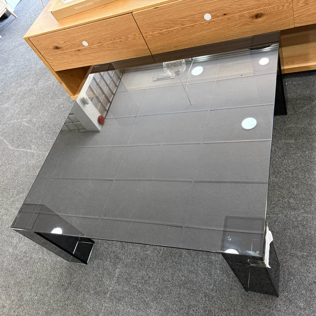 MESA AUXILIAR DE VIDRIO ADULARIA