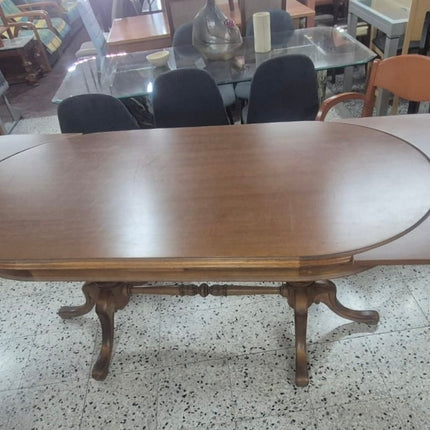 MESA DE COMEDOR CLÁSICA