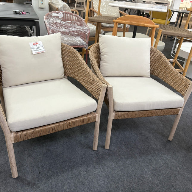 2 BUTACAS MADERA MACIZA POLA