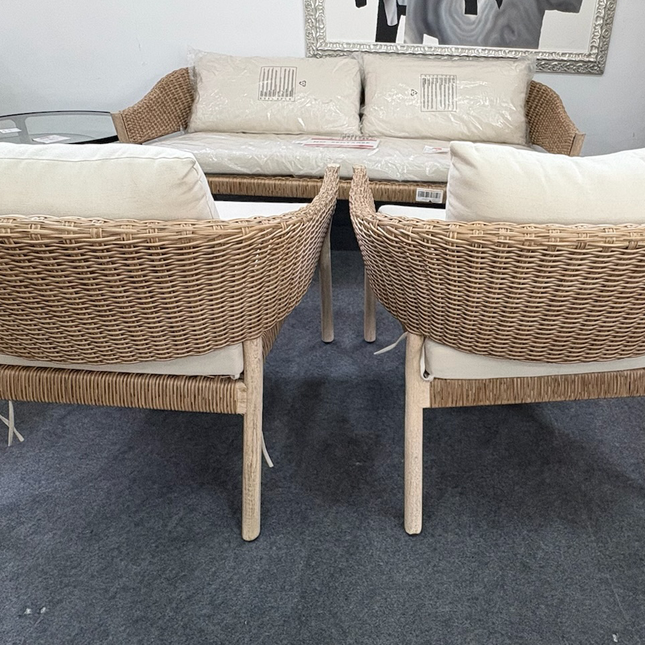 2 BUTACAS MADERA MACIZA POLA