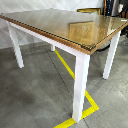 MESA DE COMEDOR CON 4 SILLAS