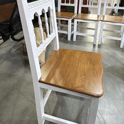 MESA DE COMEDOR CON 4 SILLAS