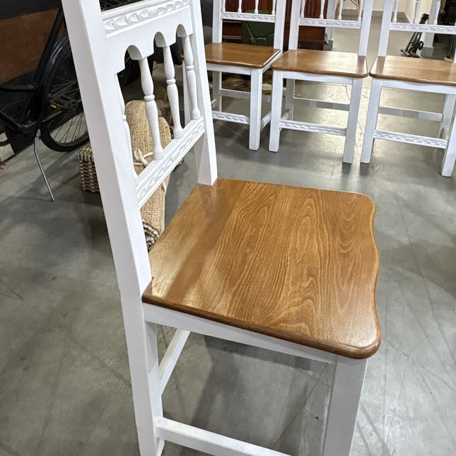 MESA DE COMEDOR CON 4 SILLAS