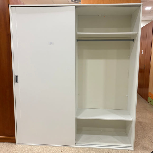 ARMARIO BLANCO DE PUERTAS CORREDIZAS