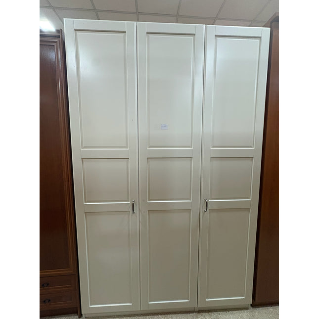 ARMARIO TRES PUERTAS IKEA BERGSBO