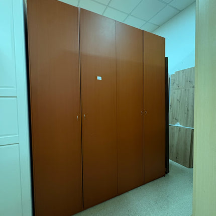 ARMARIO DE MADERA 4 PUERTAS ROJIZO