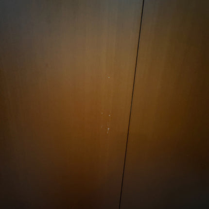 ARMARIO DE MADERA 4 PUERTAS ROJIZO