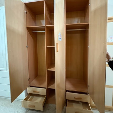 ARMARIO TRES PUERTAS