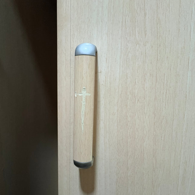 ARMARIO DOS PUERTAS CUATRO CAJONES