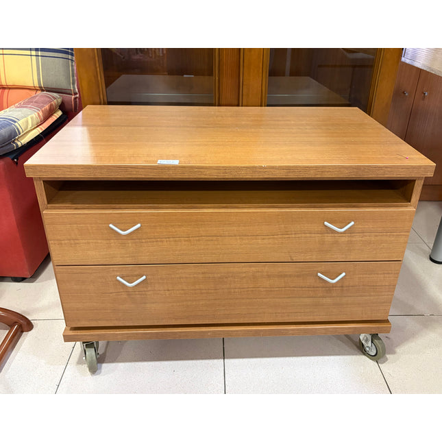 MUEBLE DE MADERA CON RUEDAS